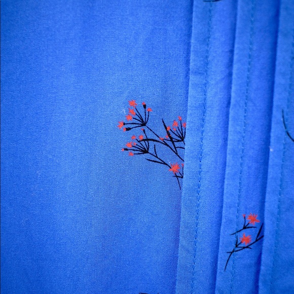 Levi’s Women’s Blouse Royal Blue With Flower Print - Picture 2 of 3